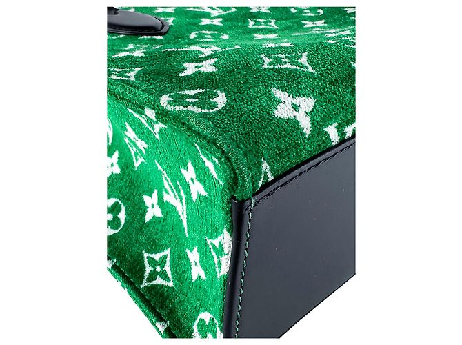 Louis Vuitton Green LV Match Monogram Jacquard Velvet OnTheGo PM - vista 8