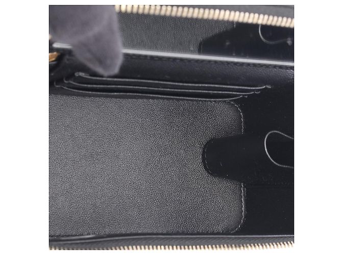 Chanel Vanity Case piccola CC matelassé in caviale nero con catena - vista 3