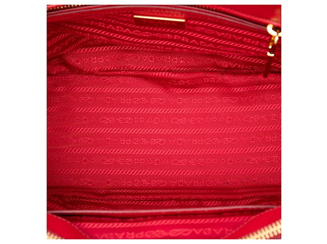 Prada Borsa Galleria Double Zip Medium in Saffiano rosso - vista 4