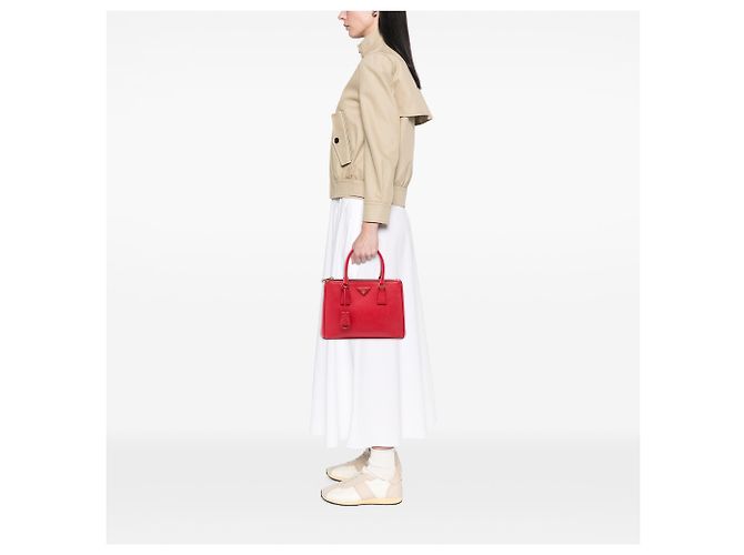 Prada Borsa Galleria Double Zip Medium in Saffiano rosso - vista 6
