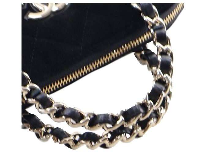 Clutch Coco in velluto matelassé nero Chanel con catena - vista 17