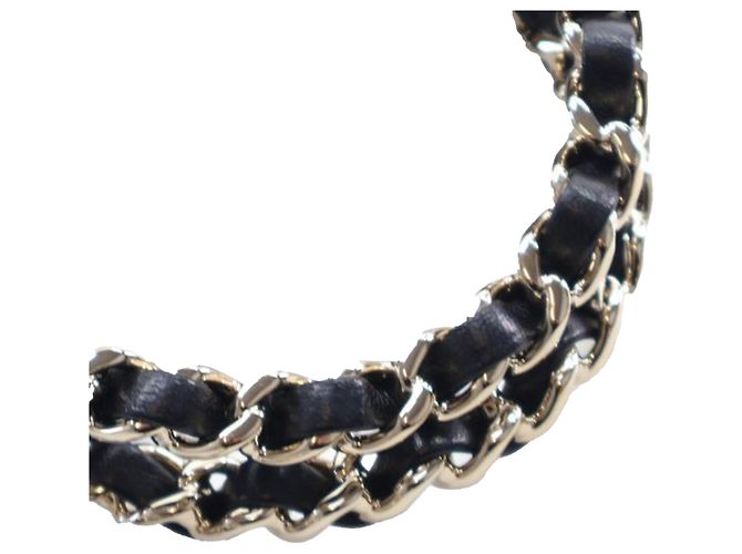 Clutch Coco in velluto matelassé nero Chanel con catena - vista 18