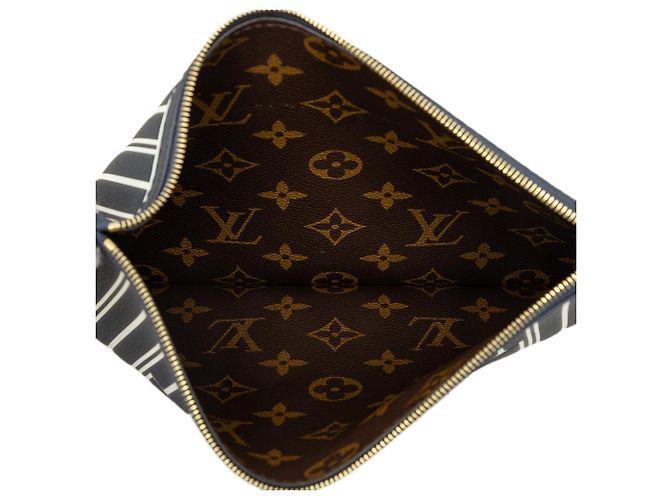 Pouch Louis Vuitton Neverfull Inside Out MM in pelle di vitello blu - vista 4