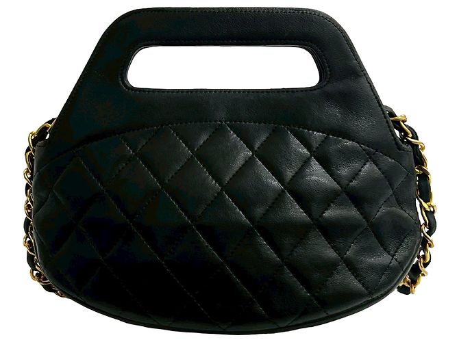 Bolsa de mão redonda Chanel Black CC em pele de cordeiro acolchoada com asa superior - vista 2