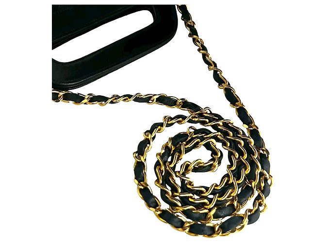 Bolsa de mão redonda Chanel Black CC em pele de cordeiro acolchoada com asa superior - vista 8