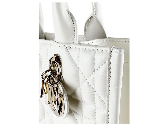 Dior Book Tote Small in pelle di vitello Macrocannage bianca - vista 12