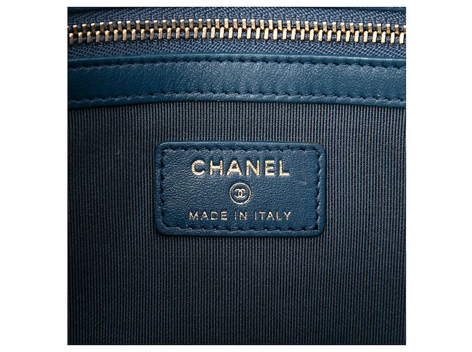 Chanel Clutch Medium Quilted Patent O Case Nera - vista 5