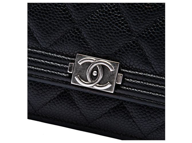Chanel Black Quilted Caviar Boy Wallet on Chain - vista 5