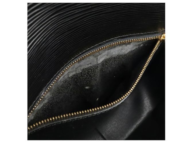Saint-Cloud Borsa a tracolla Louis Vuitton Epi Saint Cloud - vista 8