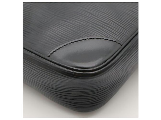 Borsa a tracolla Louis Vuitton Epi Danube - vista 4