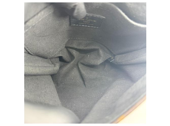 Louis Vuitton Locky Monogram Canvas with Leather BB - vista 5