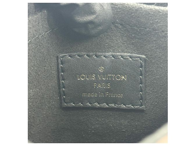 Louis Vuitton Locky Monogram Canvas with Leather BB - vista 6
