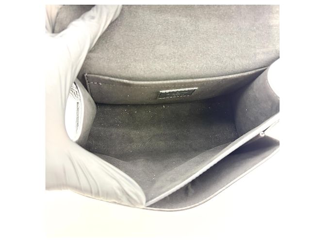 Louis Vuitton Mylockme Monochrome Leather BB - vista 5