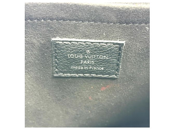 Louis Vuitton Mylockme Monochrome Leather BB - vista 6