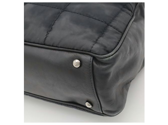 Borsa Chanel Chocolate Bar in nylon nero e pelle di agnello - vista 4