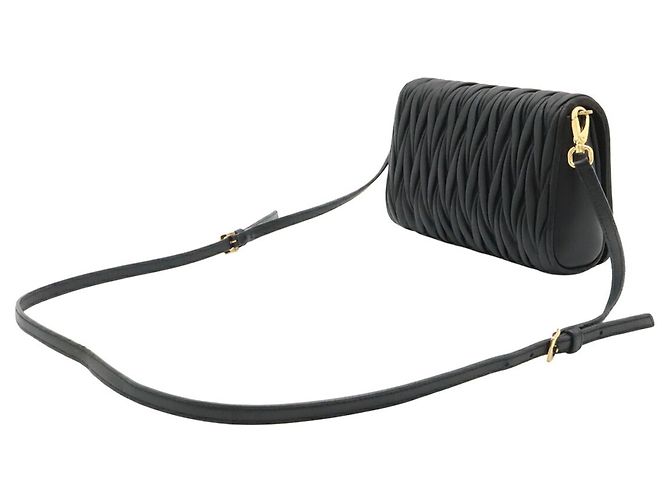 Borsa a spalla arricciata Miu Miu Matelassé in nero - vista 3