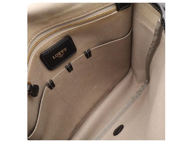 Borsa a tracolla con patta Loewe Repeat Anagram - vista 9