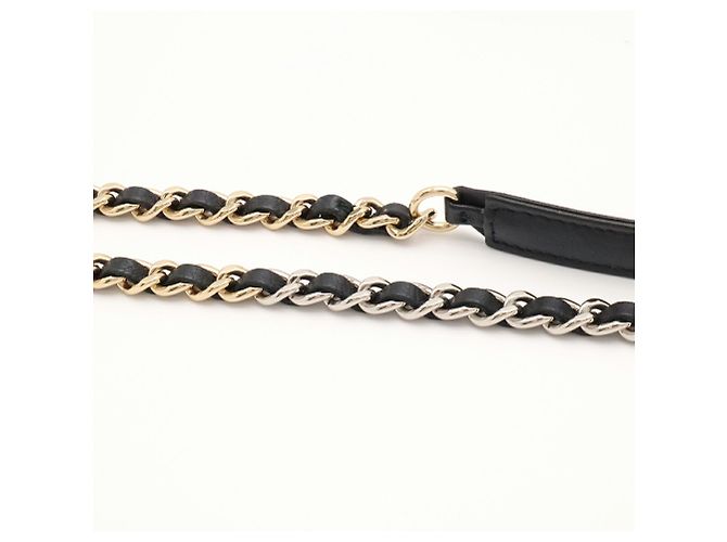 Borsa a tracolla con catena CHANEL in pelle matelassé nera - vista 6