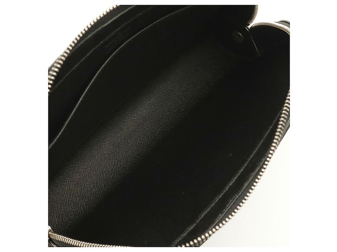 Clutch Louis Vuitton Taiga Baikal - vista 8