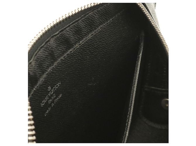 Clutch Louis Vuitton Taiga Baikal - vista 9