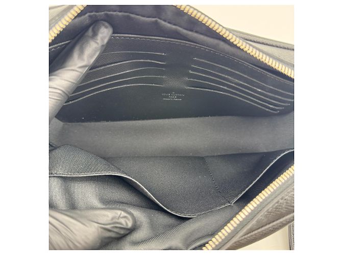 Pochette Louis Vuitton Kasai en cuir Taiga - vue 5