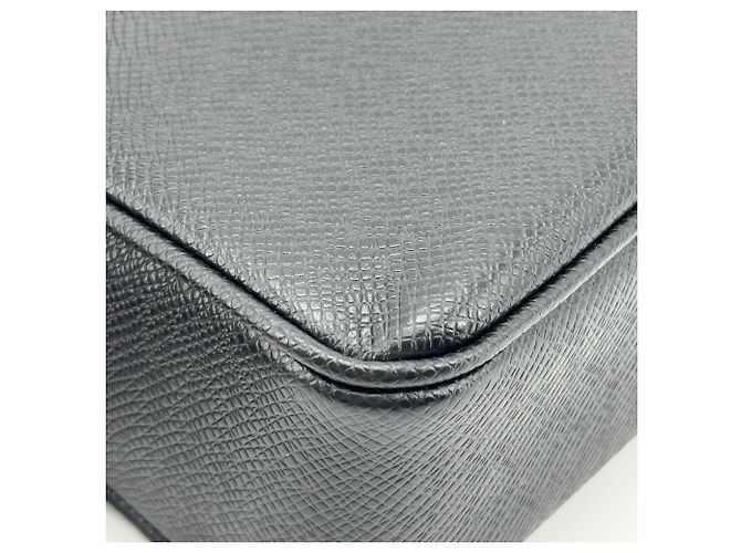 Pochette Louis Vuitton Kasai en cuir Taiga - vue 7