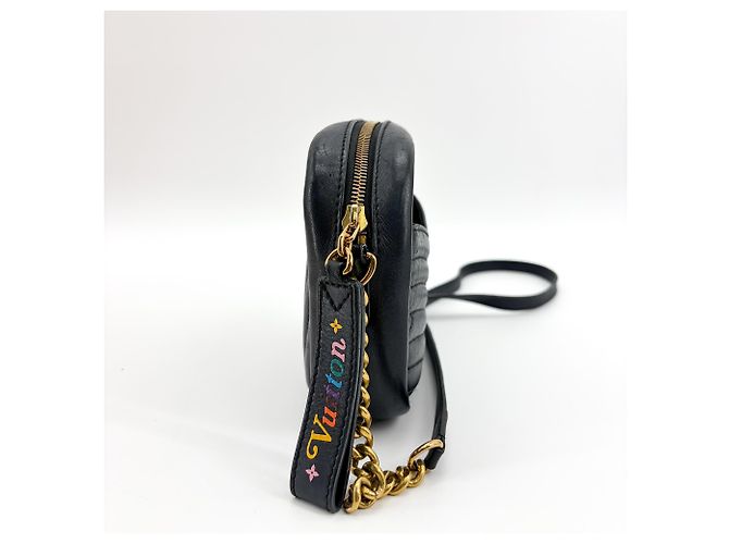 Louis Vuitton New Wave Camera Quilted Leather - vista 4