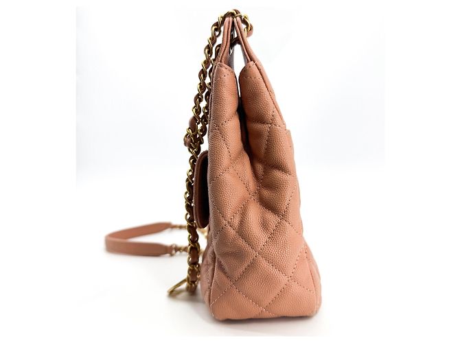 Chanel Wavy CC Hobo Quilted Caviar Small - vista 3