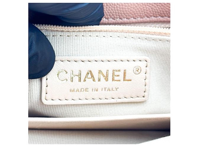 Chanel Wavy CC Hobo Quilted Caviar Small - vista 6