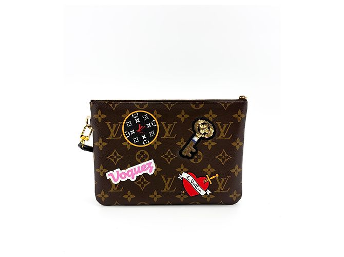 Louis Vuitton City Pouch Limited Edition Patches Monogram Canvas - vista 2