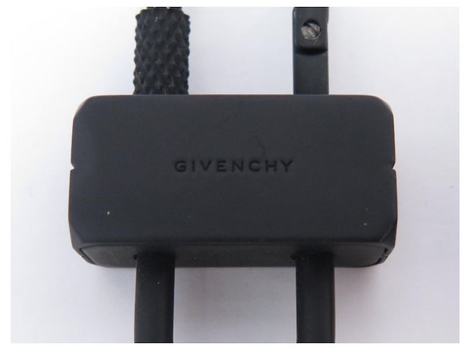 NUEVOS PENDIENTES GIVENCHY LOCK ASIMÉTRICOS NEGRO MATE - vista 4