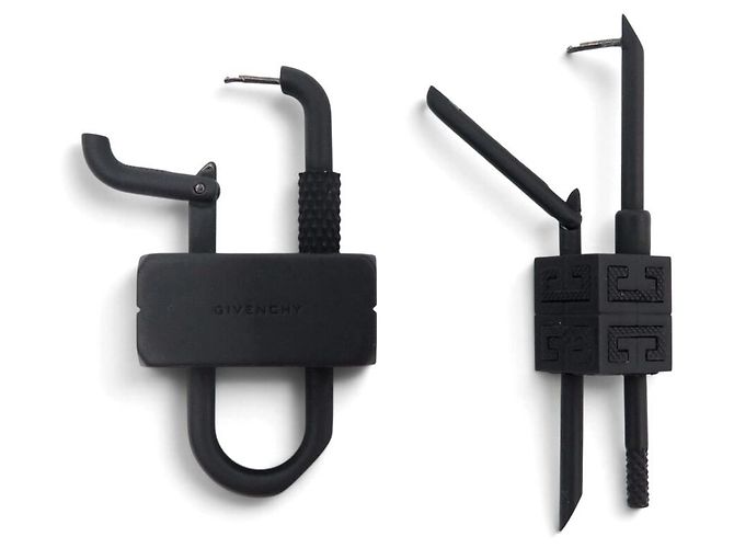 NUEVOS PENDIENTES GIVENCHY LOCK ASIMÉTRICOS NEGRO MATE - vista 5