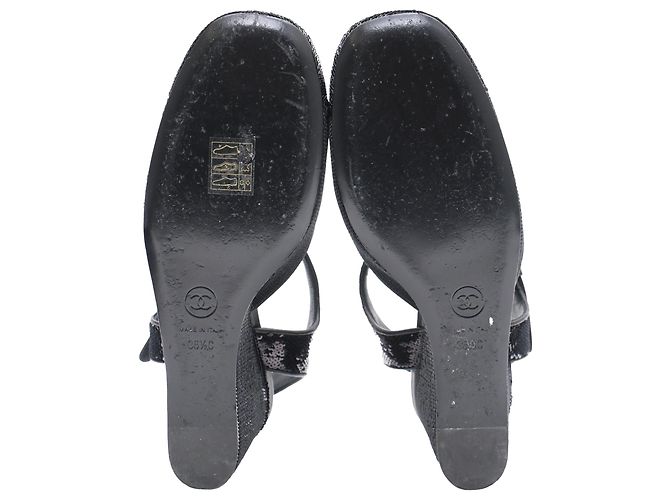 Décolleté wedge Chanel con paillettes nere in pelle nera - vista 6
