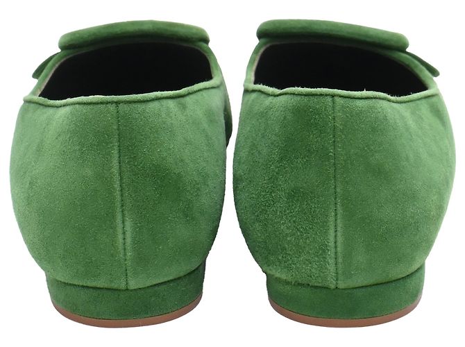 Manolo Blahnik Maysale Point-Toe Flats in Green Suede - vista 4