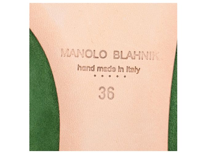 Manolo Blahnik Maysale Point-Toe Flats in Green Suede - vista 8