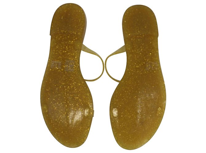 Sandali Stuart Weitzman Sawyer Jelly in gomma gialla - vista 5