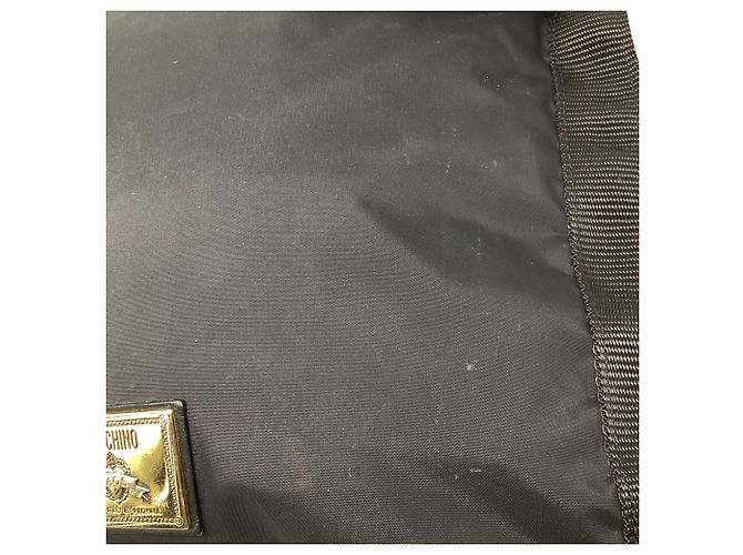 Borsa a tracolla con placca logo Moschino in poliestere nero - vista 9