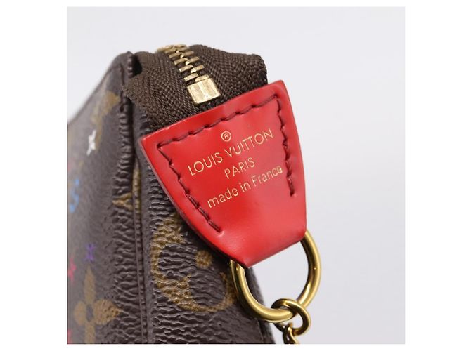 LOUIS VUITTON Monogram Vivienne Mini Pochette Accessoires M69976 - vista 18