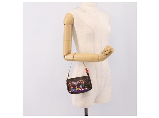 LOUIS VUITTON Monogram Vivienne Mini Pochette Accessoires M69976 - vista 22