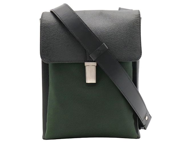 Borsa a tracolla Louis Vuitton Taiga Saratove PM - vista 2