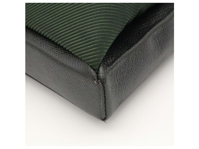 Borsa a tracolla Louis Vuitton Taiga Saratove PM - vista 4