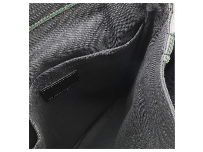 Borsa a tracolla Louis Vuitton Taiga Saratove PM - vista 8