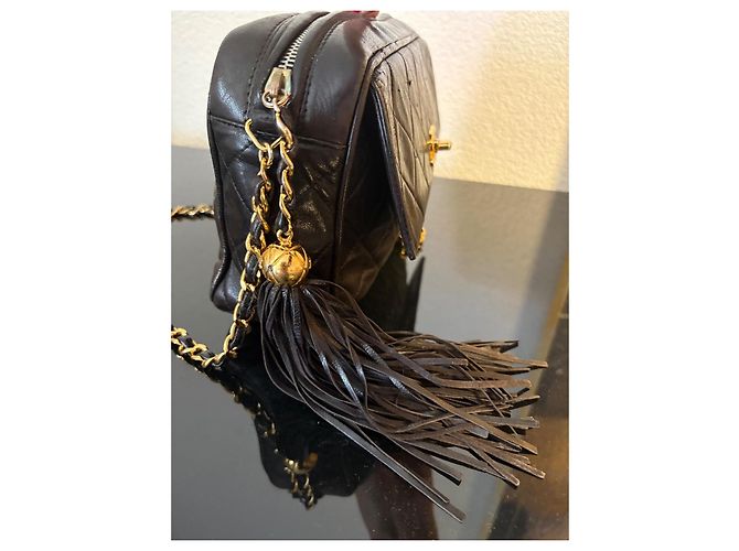Borsa a tracolla Chanel in pelle nera con nappe - vista 5