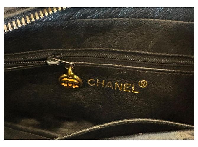 Borsa a tracolla Chanel in pelle nera con nappe - vista 6