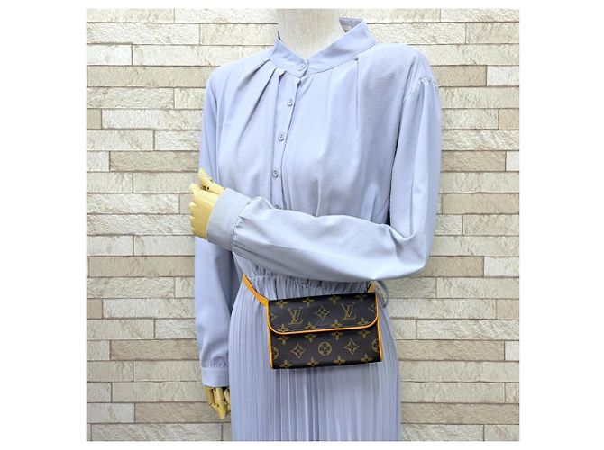 Louis Vuitton Pochette Florentine Monogram Waist Bag - vista 2
