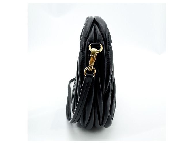 Miu Miu Wander Hobo Matelasse Leather Micro - vista 3