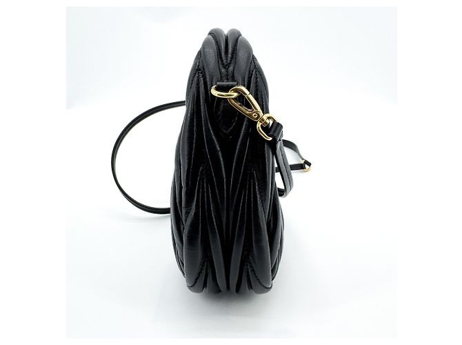 Miu Miu Wander Hobo Matelasse Leather Micro - vista 4