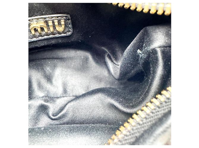 Miu Miu Wander Hobo Matelasse Leather Micro - vista 5