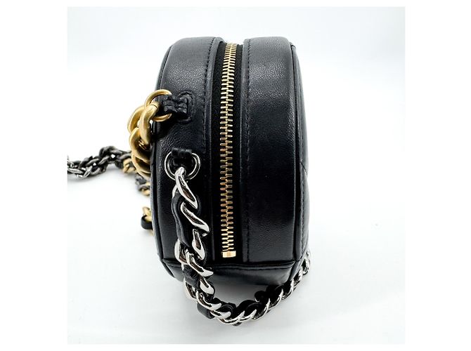 Chanel 19 Round Clutch con cadena de piel acolchada - vista 4