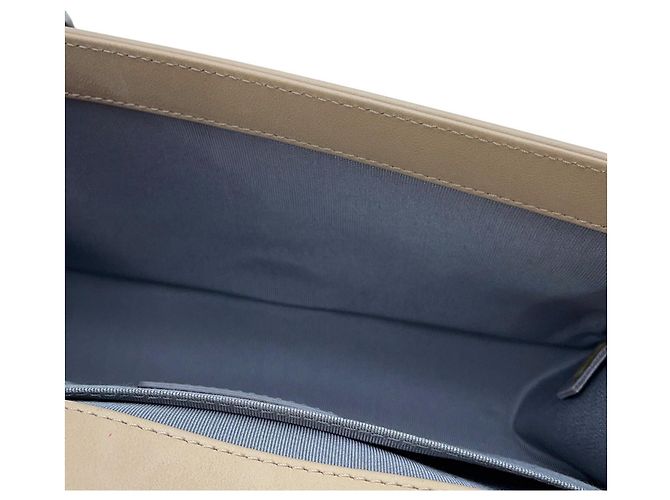 Borsa a tracolla con catena Chanel in pelle d'agnello beige - vista 12
